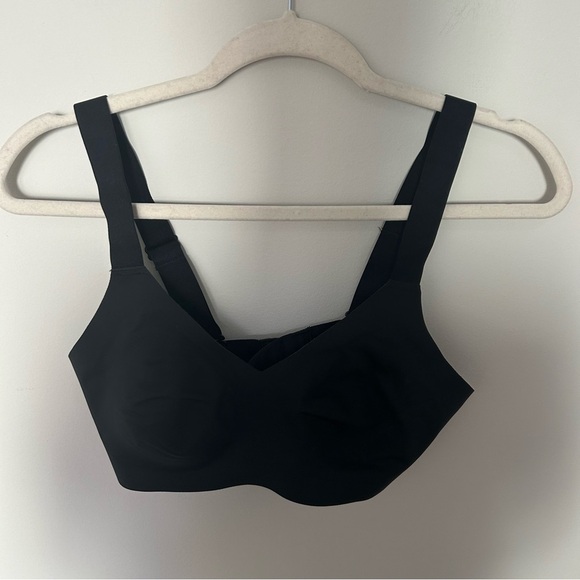 Knix Revolution V-Neck Bra Black Size 4 (D) - Picture 2 of 7